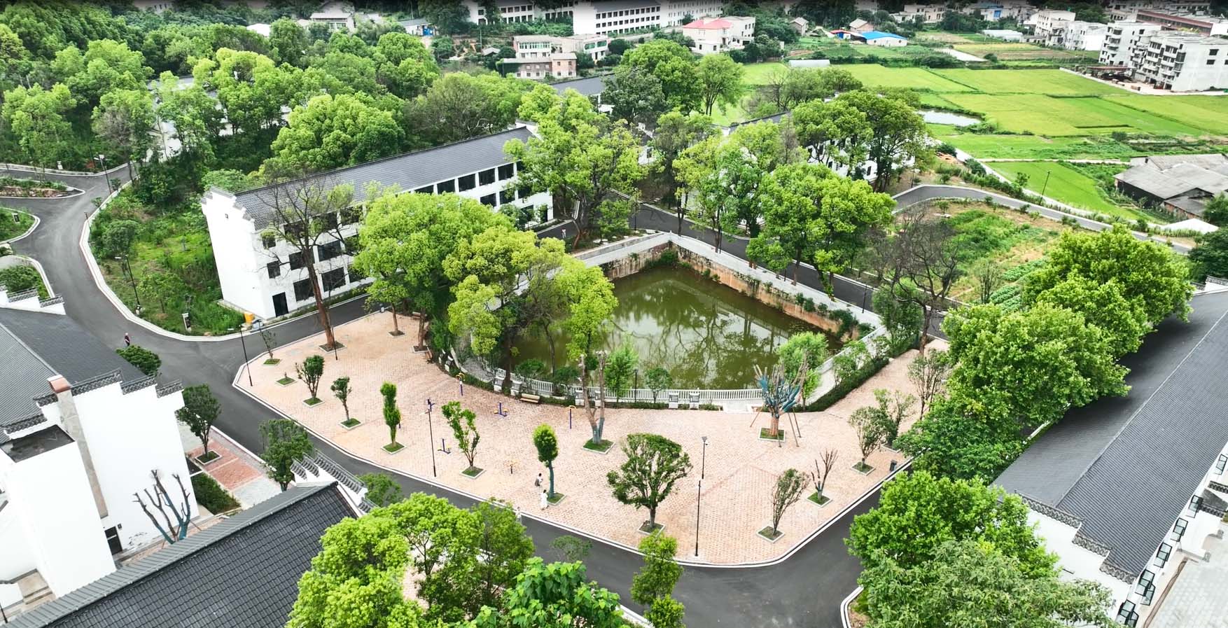 俯瞰華遠(yuǎn)康養(yǎng)中心，優(yōu)美的環(huán)境